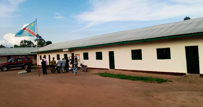 Étudiants de l’ISDR Bunia dans les étangs piscicoles